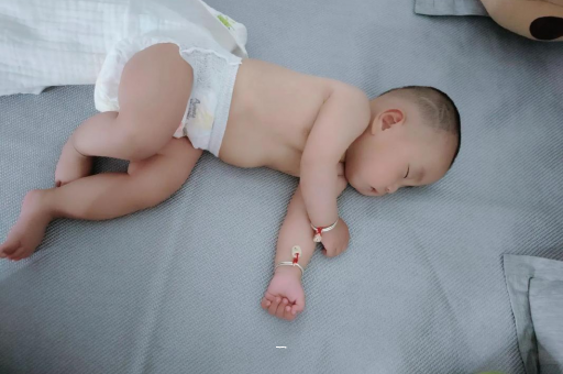 滁州宝宝老打喷嚏怎么办 滁州宝宝老打喷嚏怎么办